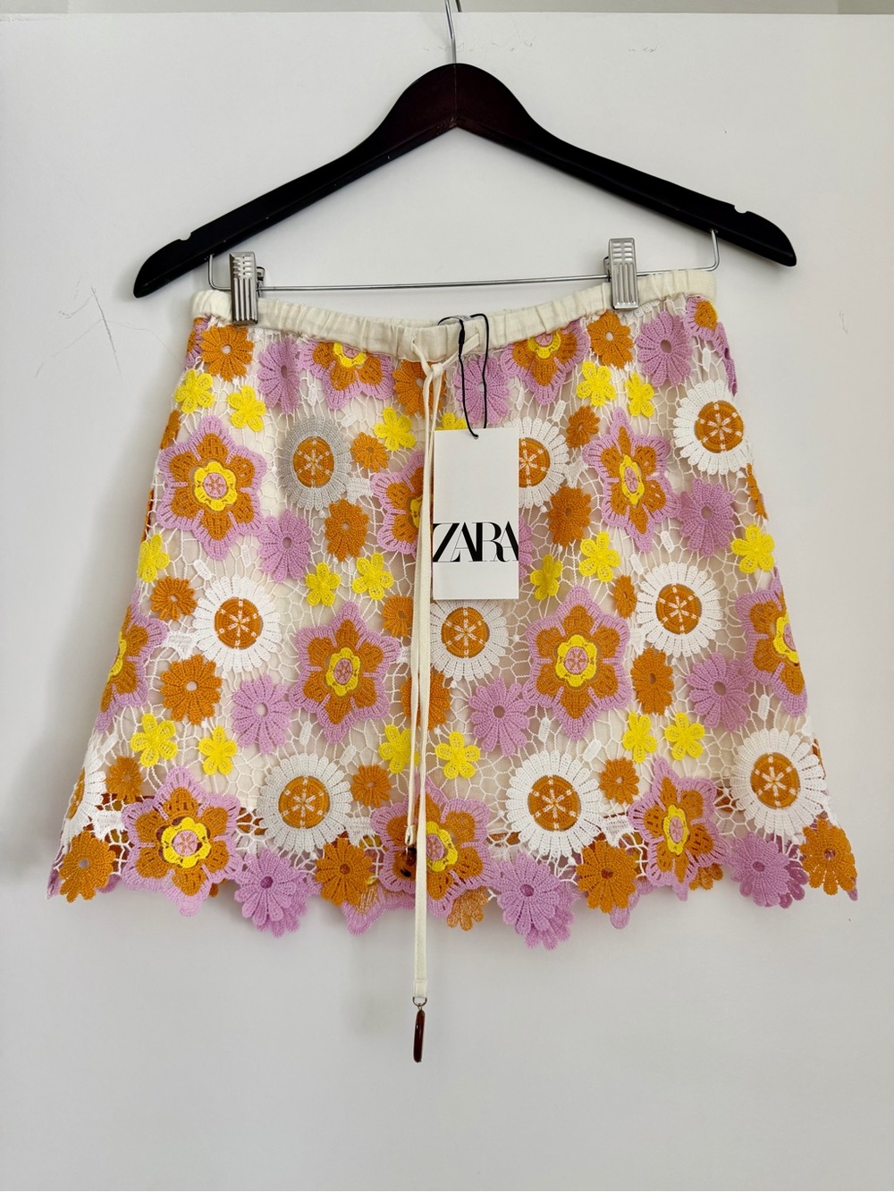 ZARA Crochet Floral Mini Skirt in Cream, Pink, Yellow & Orange Sz Medium